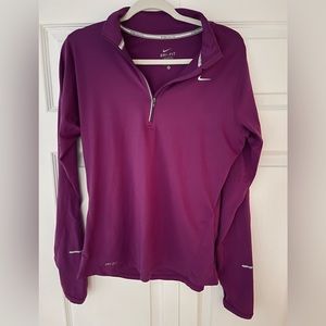Nike Dri fit Like New women’s size Medium activewear